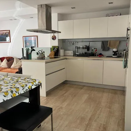 Spacious Open Plan Ground Floor *